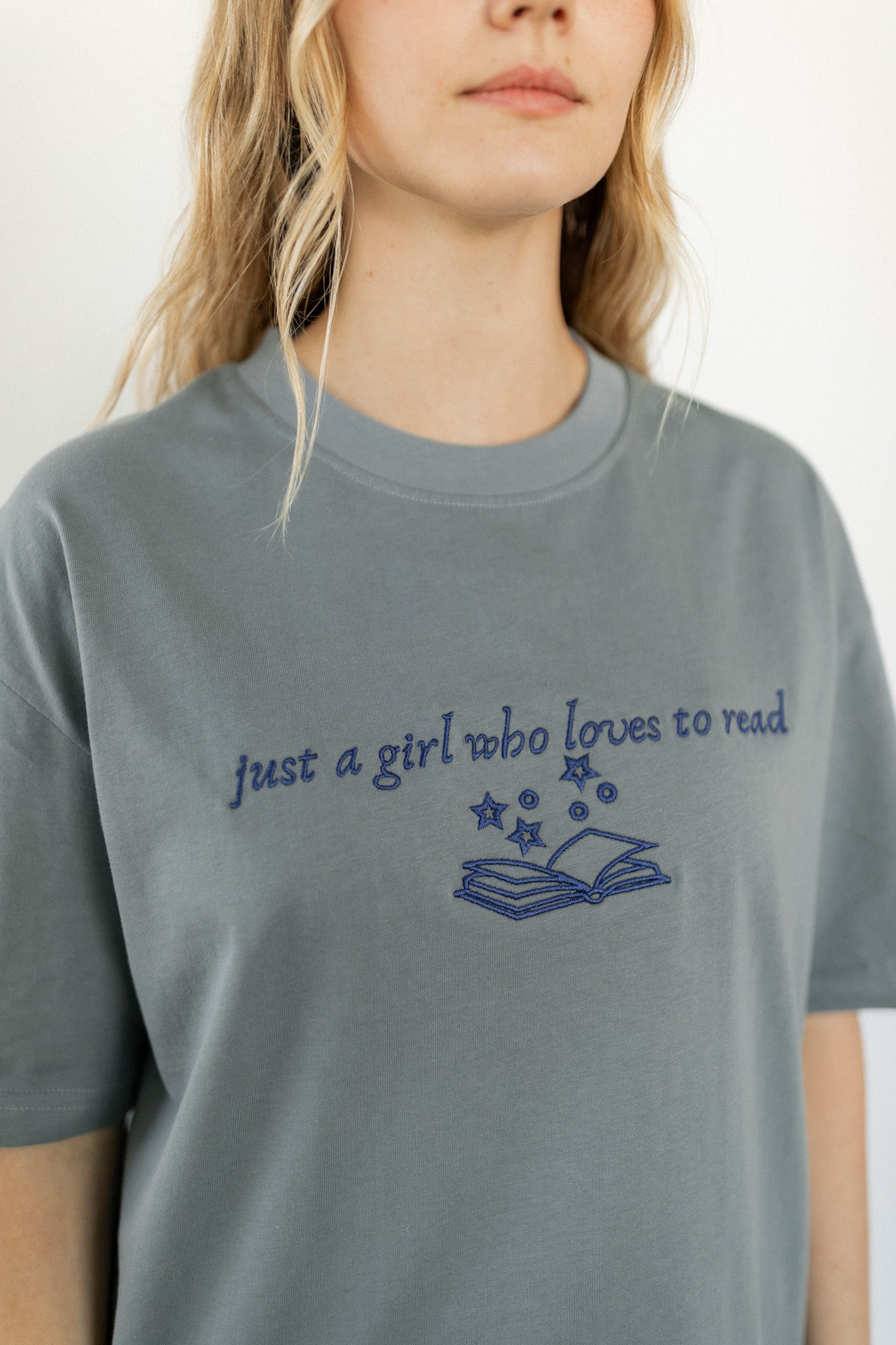 Girl Who Loves to Read